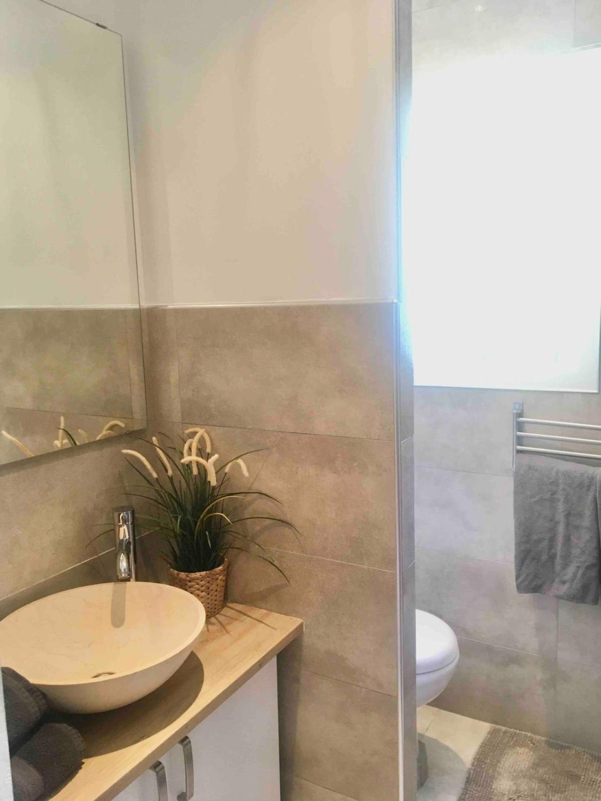 STUDIO EZE dans villa récente - Pied Village - Parking Gratuit Extérieur photo
