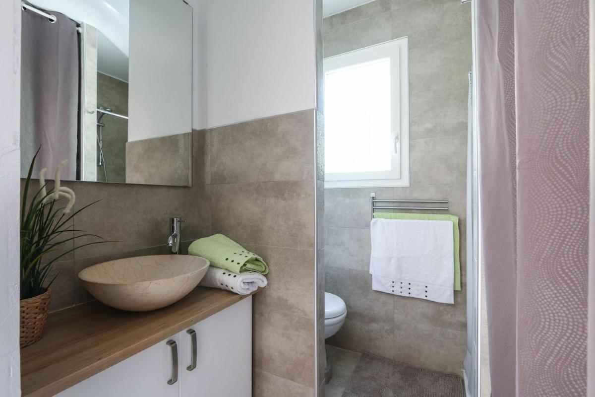 STUDIO EZE dans villa récente - Pied Village - Parking Gratuit Extérieur photo