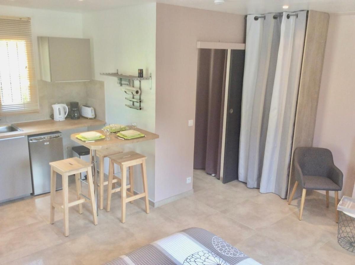 STUDIO EZE dans villa récente - Pied Village - Parking Gratuit Extérieur photo